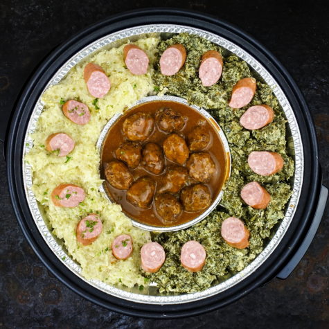 Zuurkool + boerenkool + gehaktballetjes in jus + rookworst