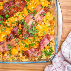 Mac and cheese with chicken thigh fillet