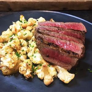Pepper steak with roasted cauliflower