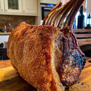 Ribroast Rack with crispy crackling