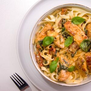 Creamy chicken breast with tagliatelle