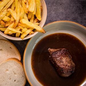 Tournedos in jus met friet