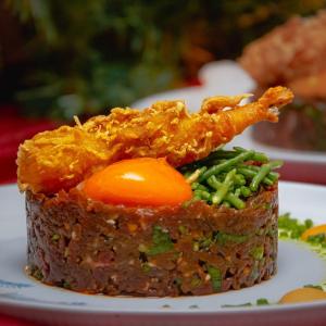 Yukhoe Korean steak tartare